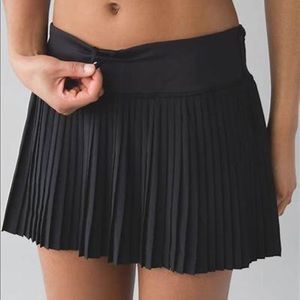 LULULEMON PLEAT TO STREET RUNNING SKORT